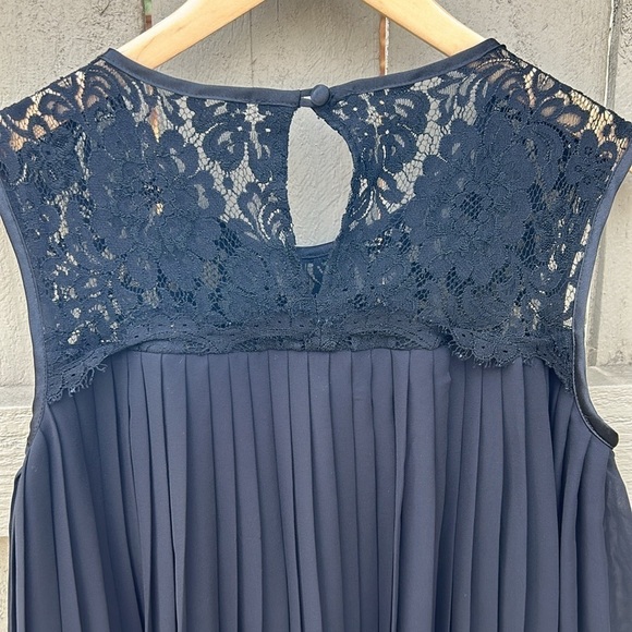 XSCAPE By Joanna Chen Little Black Dress With Cap Sleeves and Rouching Sz 8 - Picture 7 of 7